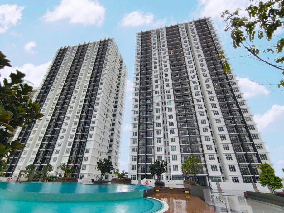 A1403 Jb City Sks Habitat Larkin 2Br 6Pax 100Mbps Netflix!! By Stay Johor Bahru Exterior foto